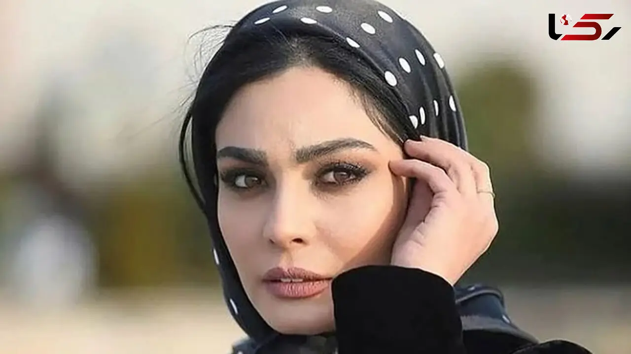 فیلم / نگاهی به خانه صحرا اسداللهی در دل کوه های کندر کرج  /  چیدمان مدرن و سنتی از کرسی دلبرانه اش تا لوستر سه متری، خانه دوبلکس / از دیوار های شیشه ای تا آشپزخانه طلاکوب و...