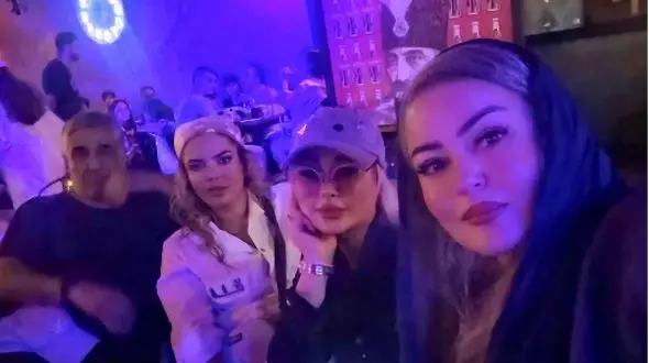 دورهمی شبانه نعیمه نظام دوست، الهام حمیدی، پژمان جمشیدی در کیش / این بازیگران در این مهمانی چه پوشیدند؟!