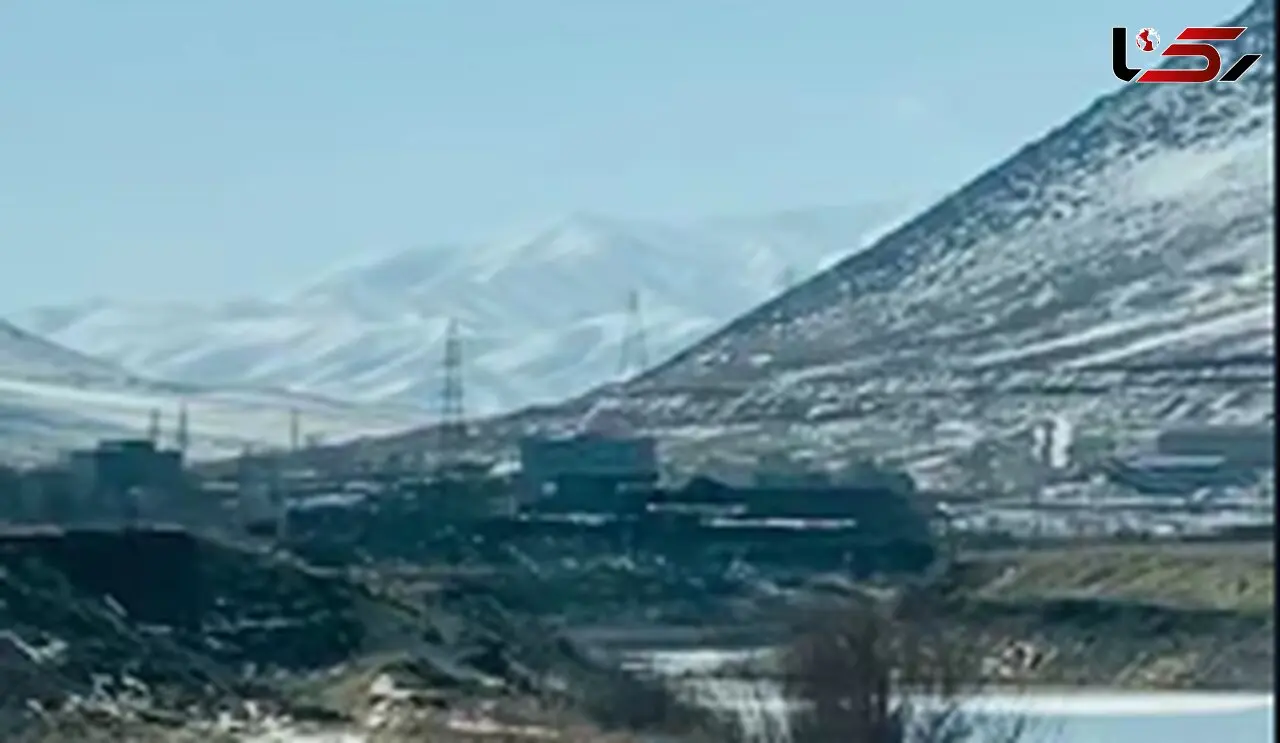 دریاچه کوکبیه شازند/ یک معدن در دل طبیعت مرکزی ایران + فیلم