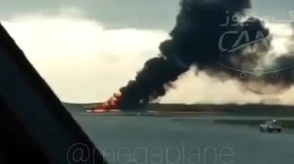 فیلمی وحشتناک از آتش‌ گرفتن سوپر جت روسی در آسمان / دست‌کم 10 نفرسوختند+تصویر