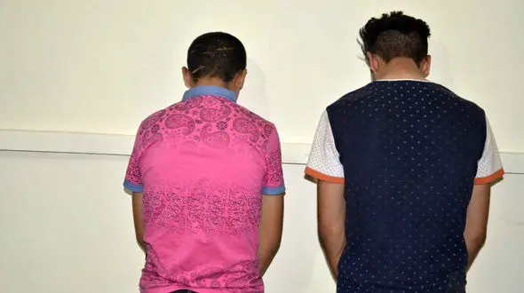 دستگیری ساقیان معتادان بهارستان / آن ها در خانه خود با مواد زمین گیر شدند+ عکس 