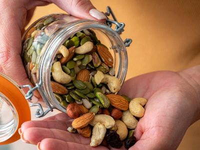 چگونه بوی کهنگی آجیل را از بین ببریم؟ رازهای ساده برای طراوت بیشتر