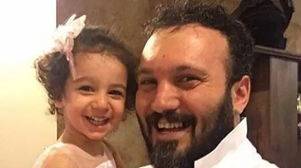 کامبیز دیرباز: از ترس اینکه بچم پسر بشه بچه دار نشدم/ به خانومم گفتم اگه پسر شد تو بیمارستان عوضش میکنم!