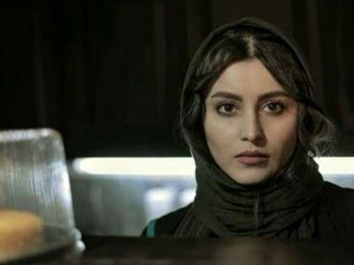 عکس لورفته از فهیمه مومنی در پشت صحنه با مدل موی متفاوت!