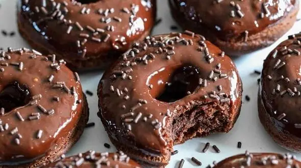 فیلم راز خوشمزه‌ترین دونات‌ها / از خمیر تا گلیز حرفه‌ای 