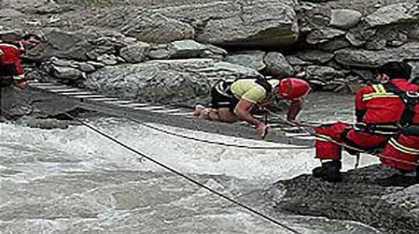 نجات مرد جوان از حاشیه رودخانه 