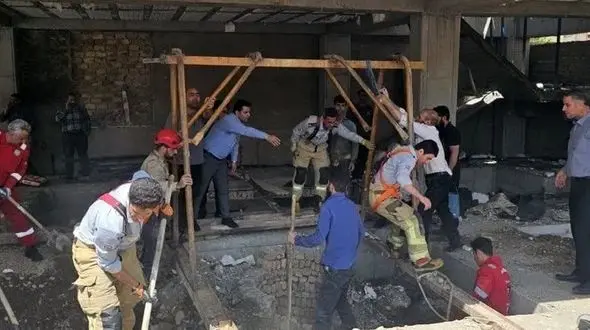 مرگ کارگر جوان در عمق چاه / زنده زنده دفن شد