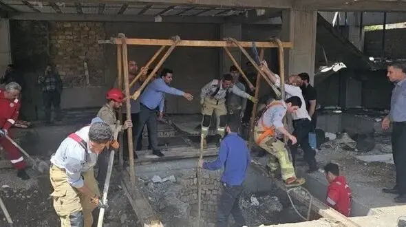 مرگ کارگر جوان در عمق چاه / زنده زنده دفن شد