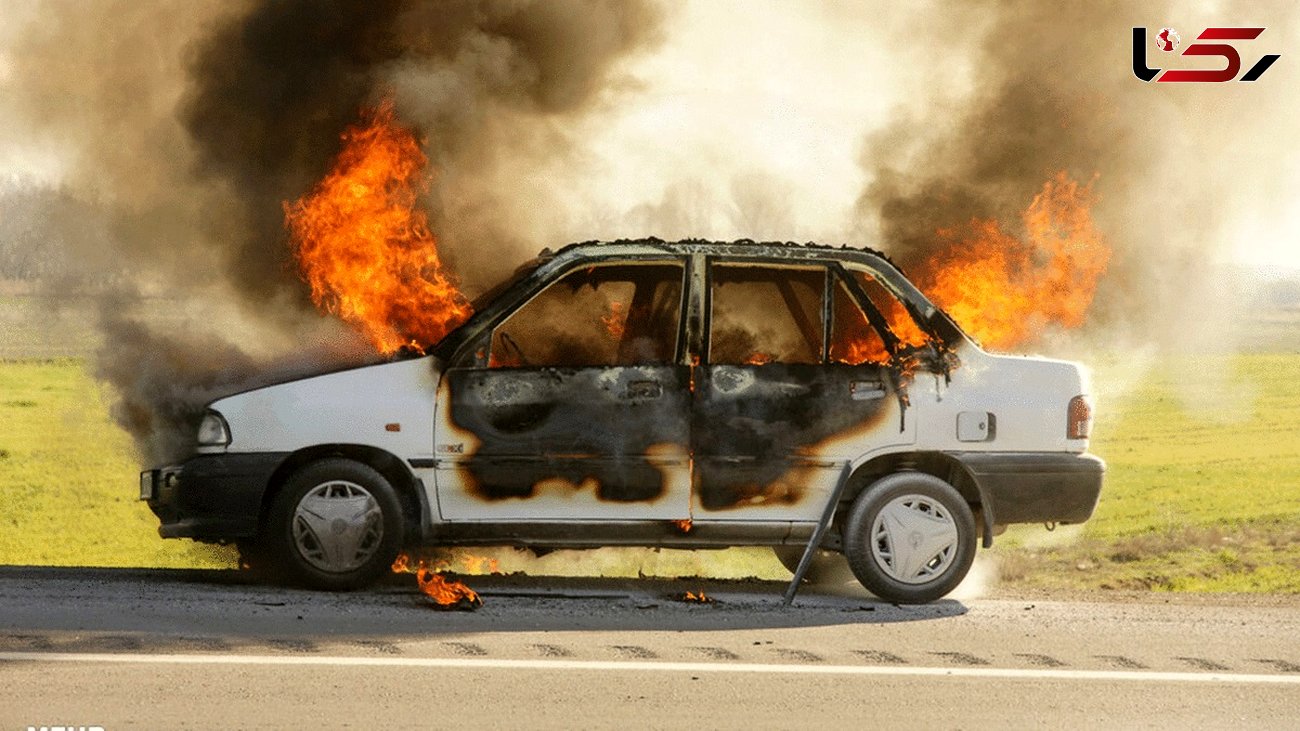 آتش سوزی هولناک 2 خودرو در تایباد / پسر بچه زنده زنده سوخت