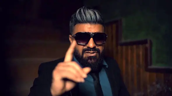 مجید خراطها برای محمد رضا شجریان دست به دعا شد + عکس