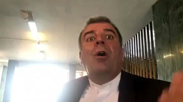 فخرفروشی یک نماینده مردم استان تهران با چک ۶.۵ میلیاردی+ فیلم