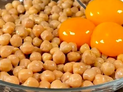 طرز تهیه غذایی خلاقانه با نخود و تخم‌ مرغ که طعم فلافل را ندارد + فیلم