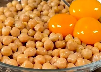 طرز تهیه غذایی خلاقانه با نخود و تخم‌ مرغ که طعم فلافل را ندارد + فیلم