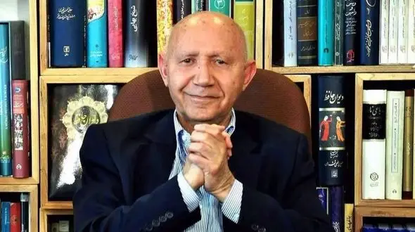 فیلم/ دکتر الهی قمشه ای: هر وقت دلتون از عالم گرفت فکر کردید که خدا کجاست که به ما کمک کنه کسی مراقب ما نیست این سوره رو بخونید معجزه میکنه/ پروردگار تو، تورو رها نکرده