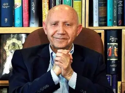 فیلم/ دکتر الهی قمشه ای: هر وقت دلتون از عالم گرفت فکر کردید که خدا کجاست که به ما کمک کنه کسی مراقب ما نیست این سوره رو بخونید معجزه میکنه/ پروردگار تو، تورو رها نکرده