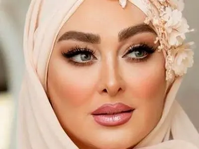 عکس / نگاهی به چیدمان و دکوراسیون شاهانه میز شب یلدای الهام حمیدی .../ سنگ تمام خانم بازیگر خوش سلیقه ...