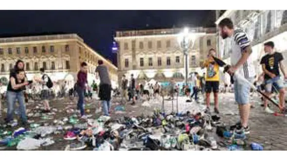 1500 زخمی تنها بخاطر انفجار یک ترقه+عکس