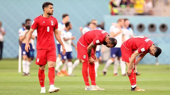 تحقیر فوتبال ایران در کشورهای عربی ! /  عربستان به کی روش درس شجاعت داد !