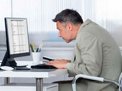 اصول طلایی برای نشستن، ایستادن و راه رفتن درست + عکس