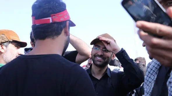 تصاویری از حضور وزیر ارتباطات در مسیر راهپیمایی اربعین