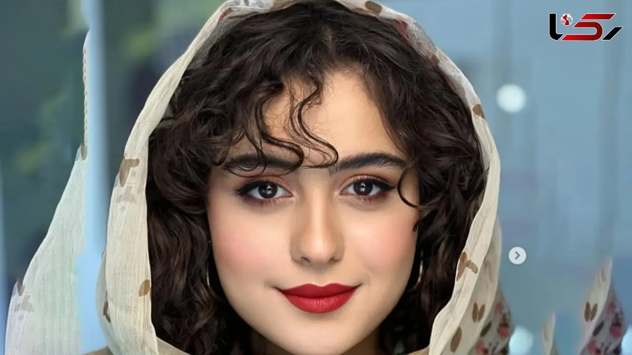 نگاهی به خانه نوستالژیک فاطیما بهارمست بازیگر سریال یزدان به سبک  دهه 60/ از پرده های حصیری، ظروف دست ساز، کتابخونه پُر تا تختخواب خوش رنگش ! + عکس ها