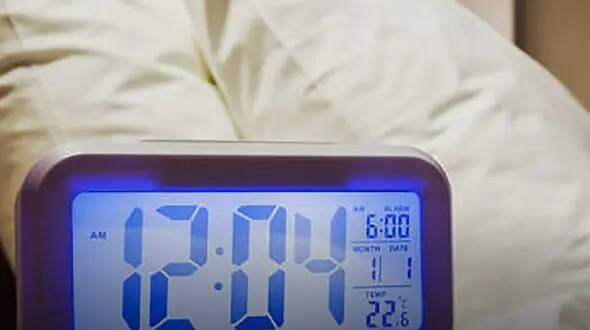 دوربین مخفی مرد همسایه در خانه زن مطلقه! / راز 140 فیلم فاش شد
