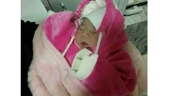 رها کردن نوزادی در سطل زباله بیمارستان خمین+ عکس 