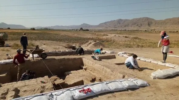 کشف کتیبه ساسانی در محوطه تاریخی ریوی آشخانه