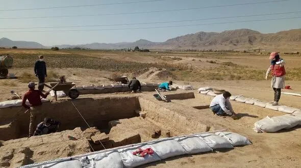 کشف کتیبه ساسانی در محوطه تاریخی ریوی آشخانه