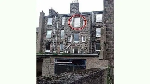 سقوط وحشتناک زن جوان هنگام خواب از پنجره خانه + عکس ها