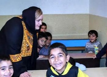 فیلم// خاطره نعیمه نظام‌دوست از سکانس عاشقانه اش با جواد عزتی: هیچ وقت نمی تونم اون نگاه بُهت زده جواد عزتی رو فراموش کنم فکر کردم مرد مورد علاقه ام رو پیدا کردم