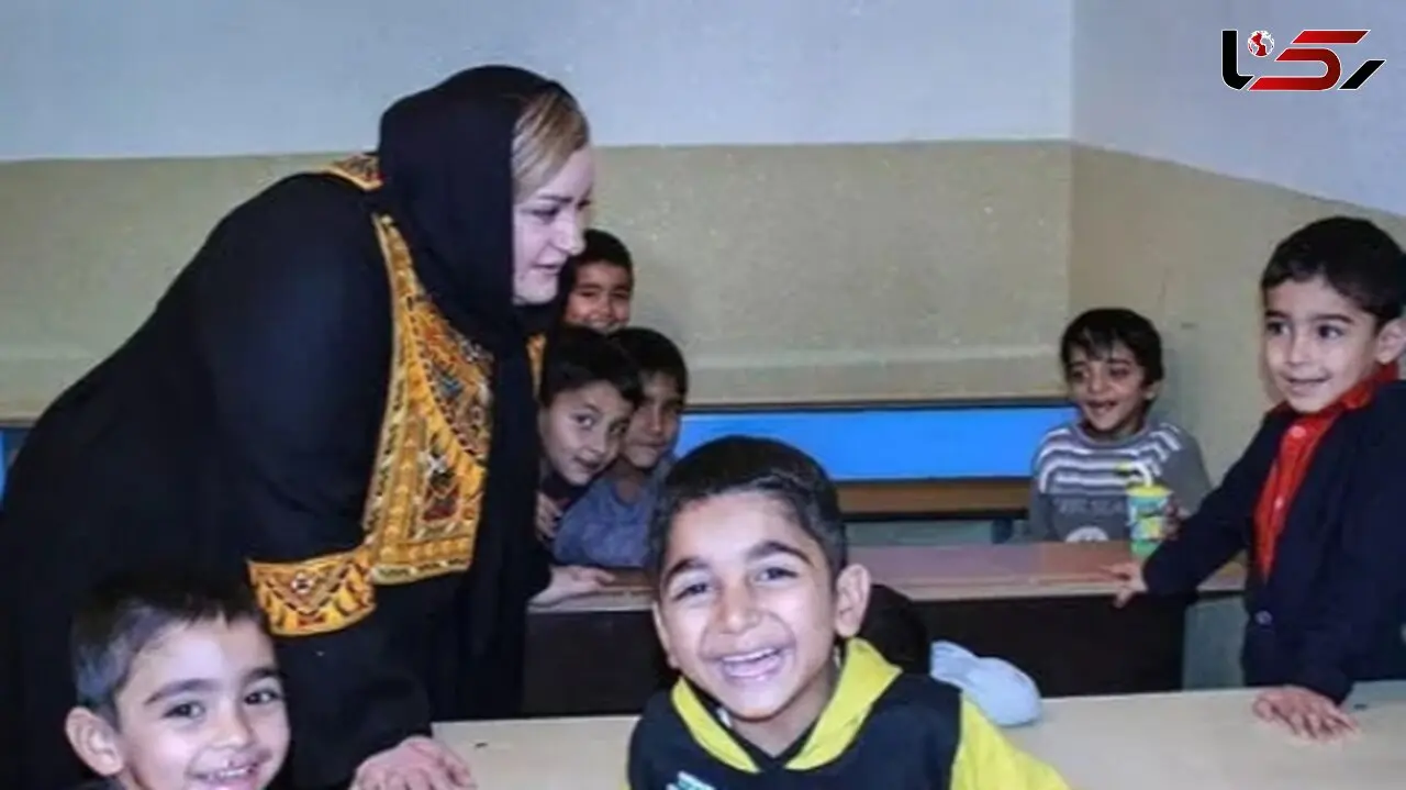 فیلم// خاطره نعیمه نظام‌دوست از سکانس عاشقانه اش با جواد عزتی: هیچ وقت نمی تونم اون نگاه بُهت زده جواد عزتی رو فراموش کنم فکر کردم مرد مورد علاقه ام رو پیدا کردم
