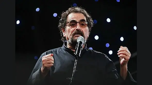 فیلم آوازخوانی باشکوه استاد شهرام ناظری در حافظیه / امیداوارم همیشه ایرانمون جاودان بماند