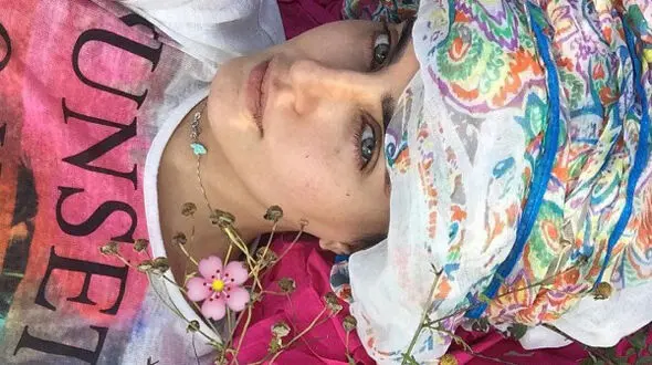 الناز شاکردوست ساده و بدون آرایش در طبیعت شمال کشور +عکس
