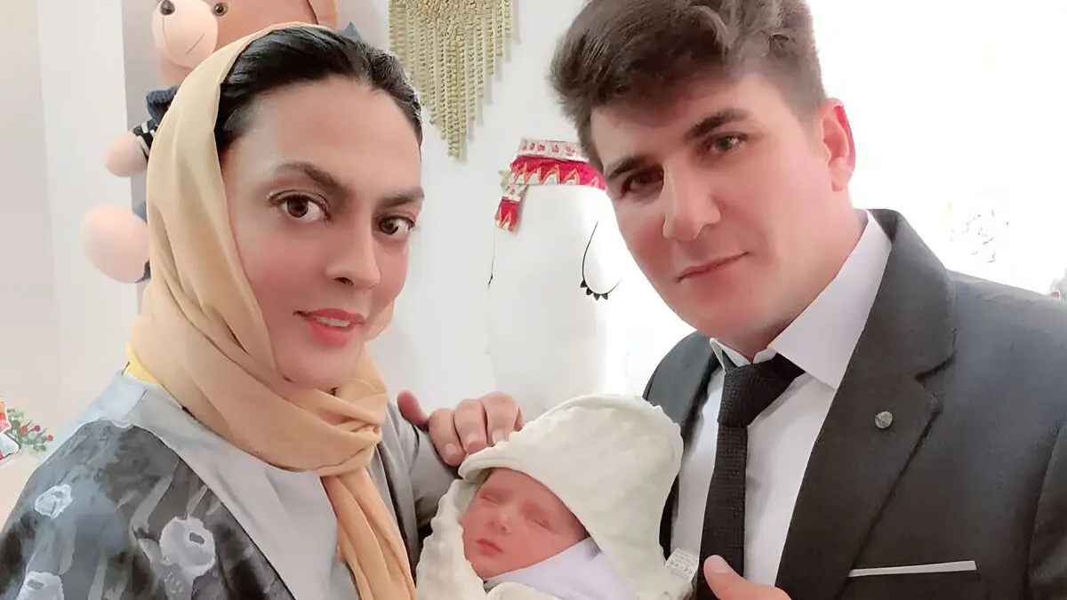 نگاهی به چیدمان منزل شیک شهربانو منصوریان، شیرزن ووشوکار ایرانی/از مبلمان مدرن و پرده اعیانی تا فرش آبی فیروزه‌ای