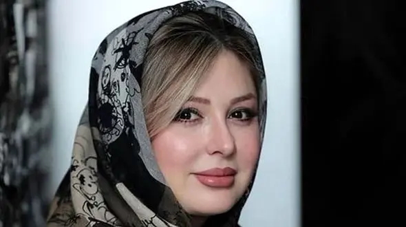 پریشونی و ژولیدگی نیوشا ضیغمی دخترش لنا رو بی حوصله و کلافه کرده....