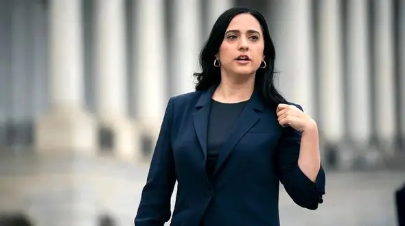 نوروز ۱۴۰۴ در کنگره آمریکا؛ سفره هفت سین به سبک یاسمین انصاری/نمادی از فرهنگ ایرانی در قلب سیاست آمریکا!