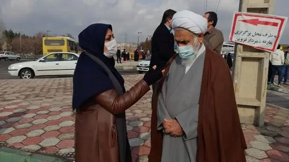 قدردان خون شهدا باشیم/ مسئولان در خدمت‌رسانی به مردم کوتاهی نکنند