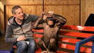 فیلم جالب از شعبده بازی خیره کننده با شامپانزه 