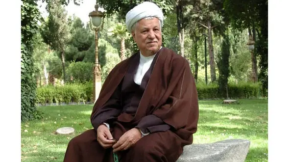 دوم خردادی ها بی جهت اعتراض به راه انداخته اند!