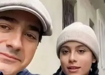 فیلم آواز باشکوه یاسمین دختر 18 ساله همایون شجریان در کنسرت پدرش / سورپرایز همایون شجریان با باور کن به همراه دختر 18 ساله اش یاسمین