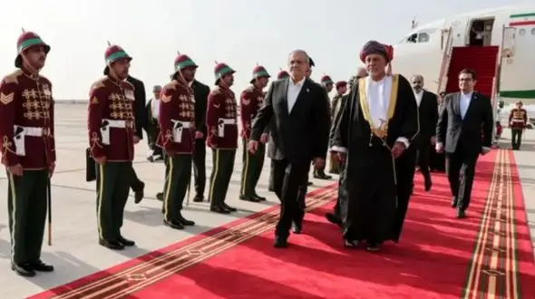 سفر پزشکیان به عمان؛ گمانه‌زنی‌ها درباره ارتباط با مذاکرات ایران و آمریکا