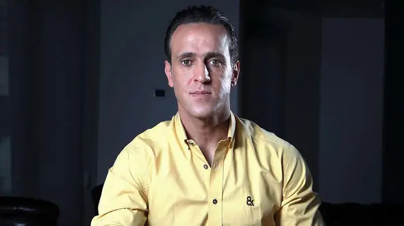 آتش زدن علی کریمی در روز 22 بهمن ! + عکس