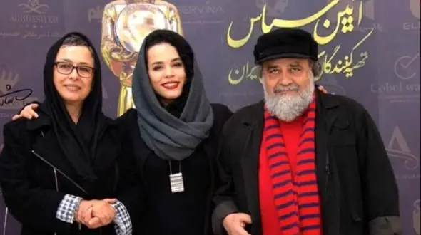 عکس سفر در زمان / «ملیکا شریفی نیا» در کودکی و در کنار مادرش «آزیتا حاجیان»؛ دهه 60 