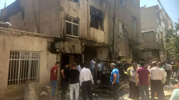 انفجار هولناک ساختمان قدیمی در یافت آباد تهران + فیلم و عکس