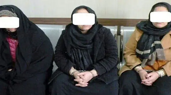 بازداشت 3 خانم رمال میلیونر در مشهد / فقط پول به جیب می زدند + جزییات