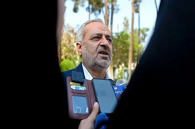 وزیر آموزش و پرورش: آموزش مجازی تا پایان فروردین ادامه دارد/ امتحانات نهایی یازدهم و دوازدهم بدون تغییر و طبق برنامه برگزار می شود