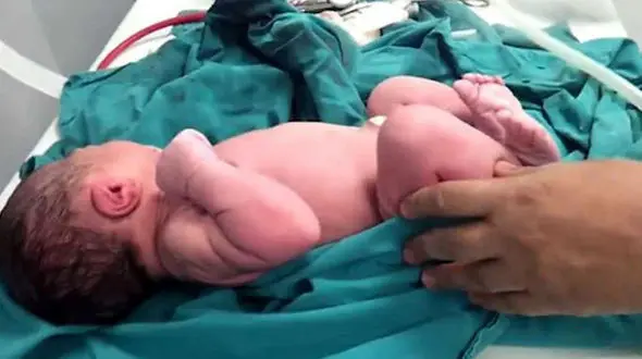 یک میلیارد تومان بدهید، مادر شوید

