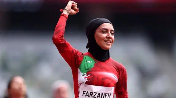 ببینید | پوشش و واکنش فرزانه فصیحی در لحظه قهرمانی | این زن ایرانی طلایی شد