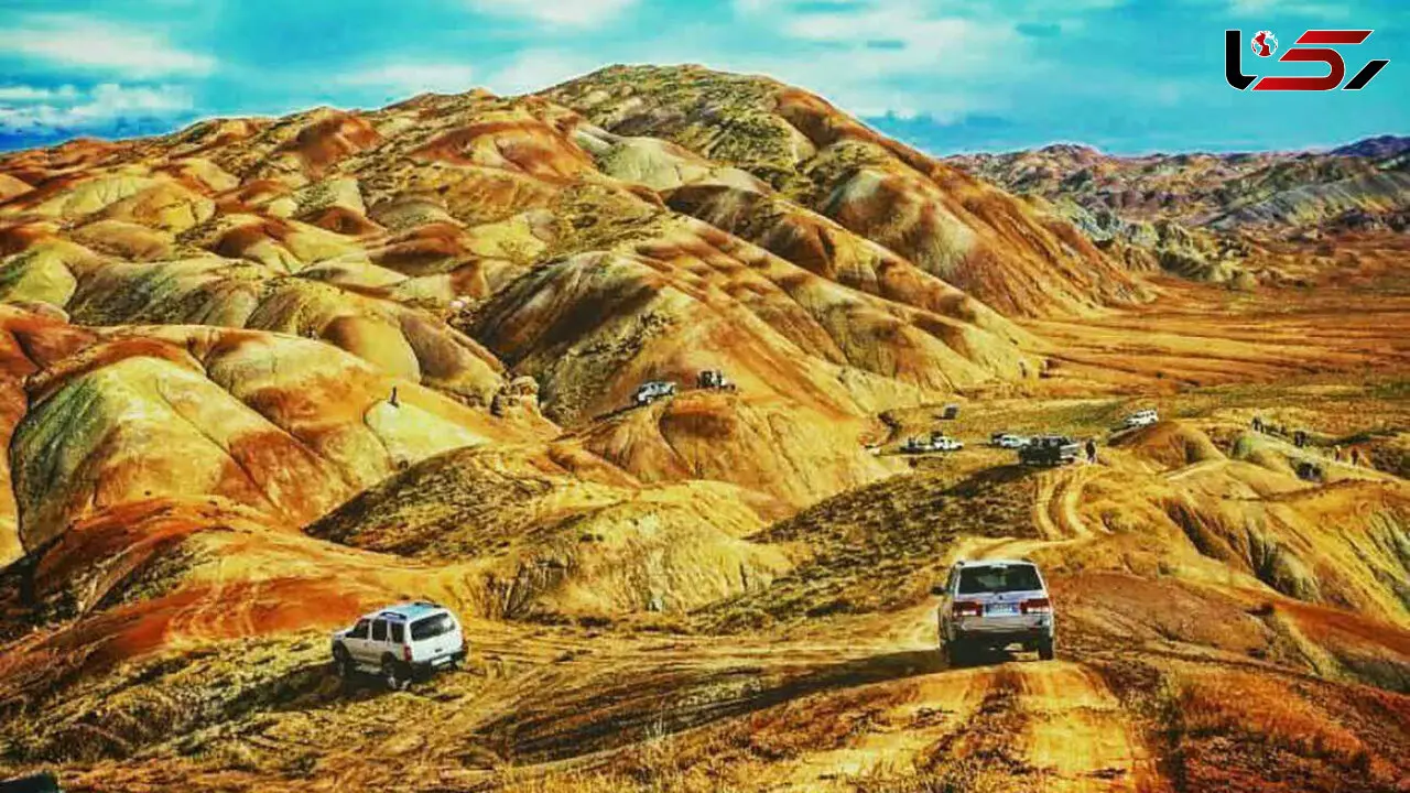 ابهت و زیبایی خیره کننده کوه های رنگی و کویر نجم آباد + عکس